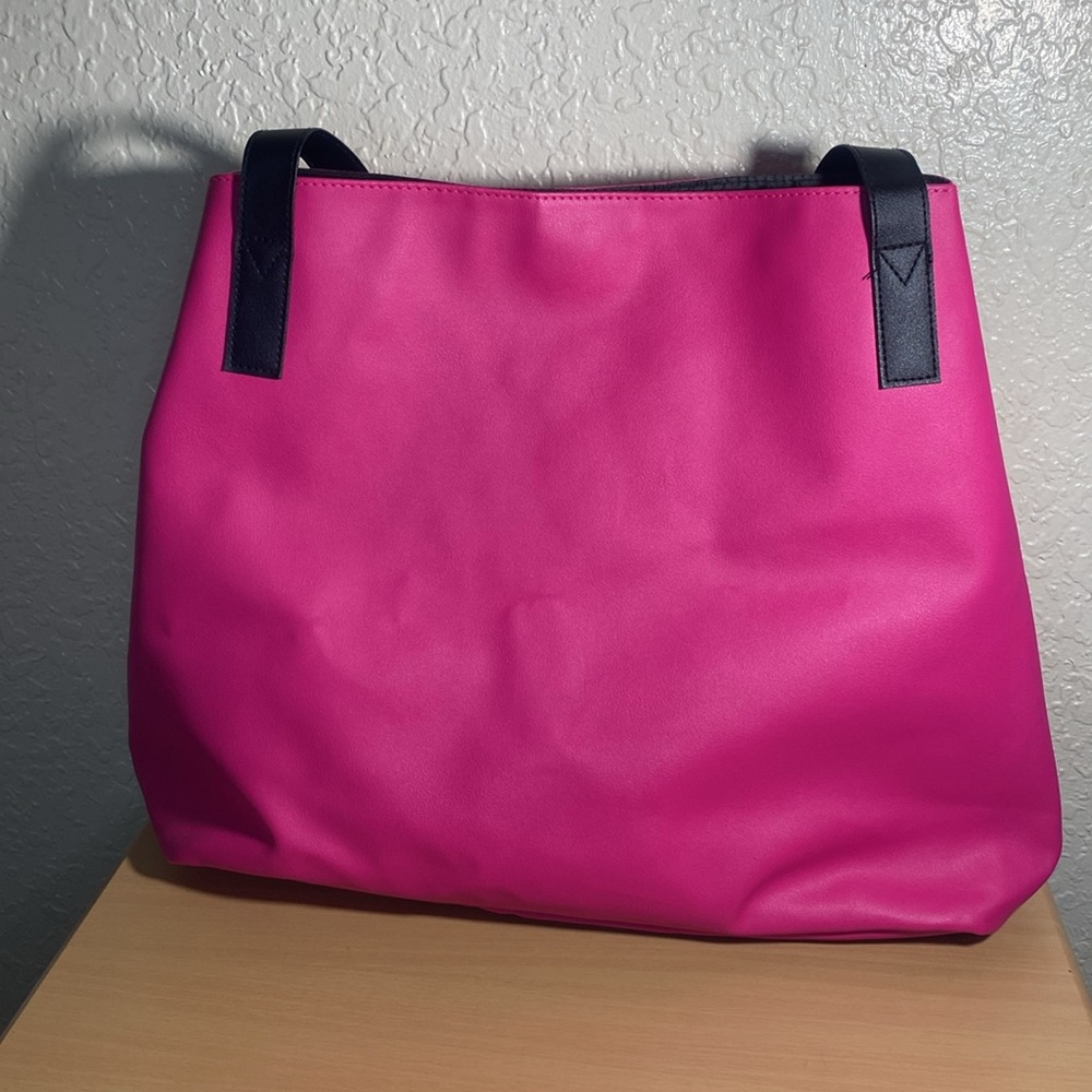 This bag contains magic faux leather tote bag - Picture 5 of 10